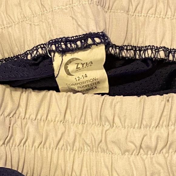 Zyia boys shorts 12/14 - Picture 3 of 3